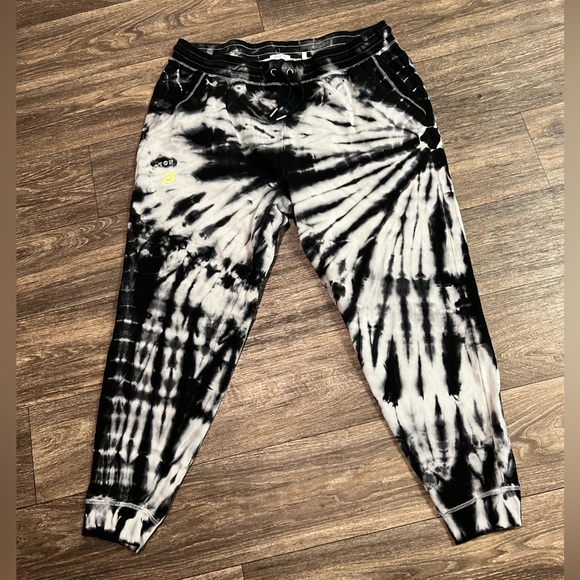 Peloton tie dye black and white joggers 1x - Picture 2 of 7